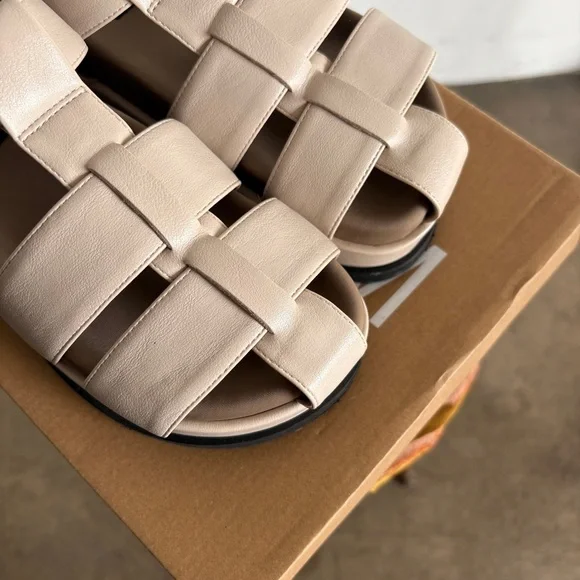 ROAM 90’s Stack Platform Vegan Leather Wedge Sandals in Cement Sz 6 - Picture 6 of 9